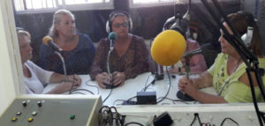 Mujeres por el barrio - estudio de Radio Abierta