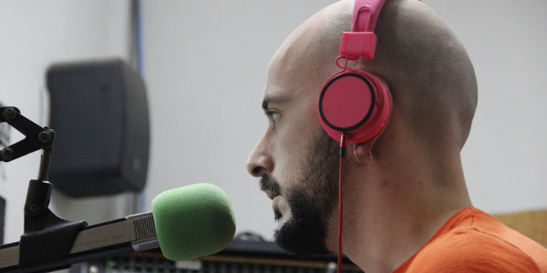 Federico López hace Homofilia en Radio Vallekas
